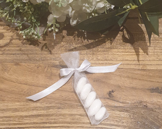 Bomboniere - Traditional Sugared Almonds in Organza Pouch - 1