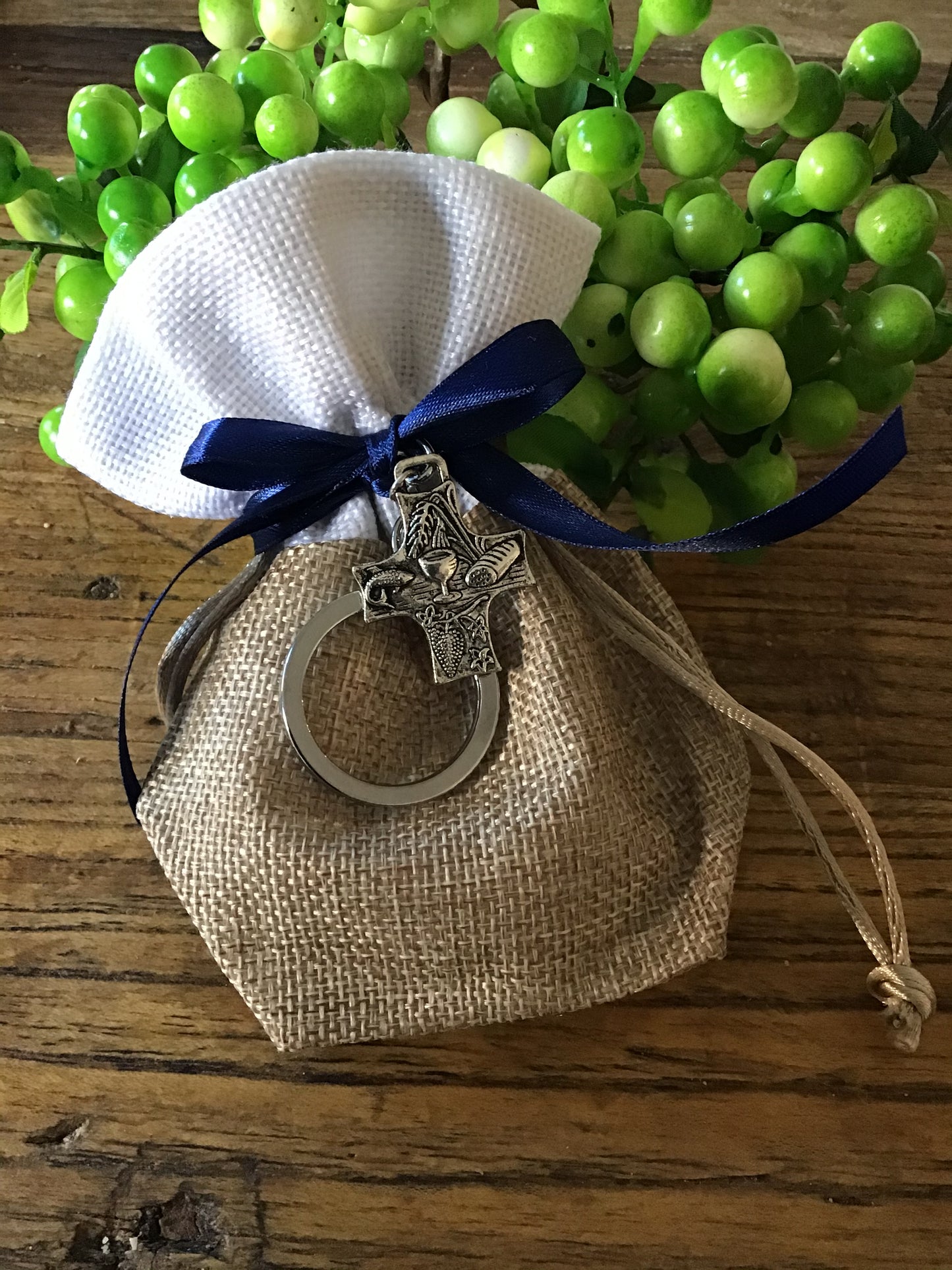 Bomboniere - Communion Keyring