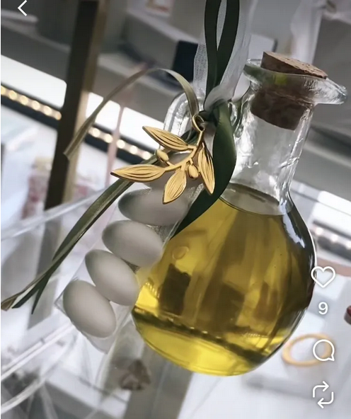Bomboniere - Glass Decanter with Cretan Olive Oil