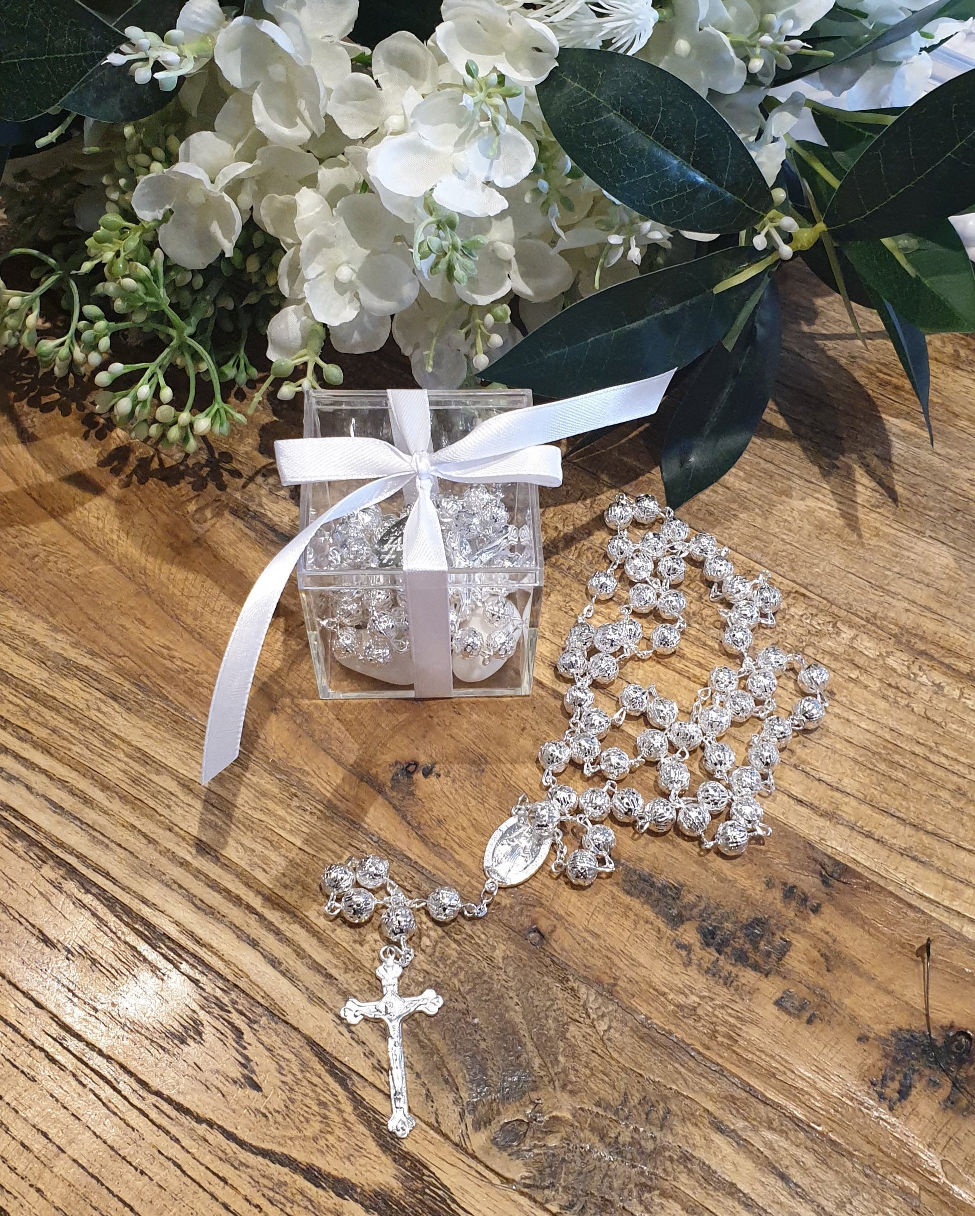 Acrylic Box with Rosary Bomboniere | Pandora Designs Melbourne