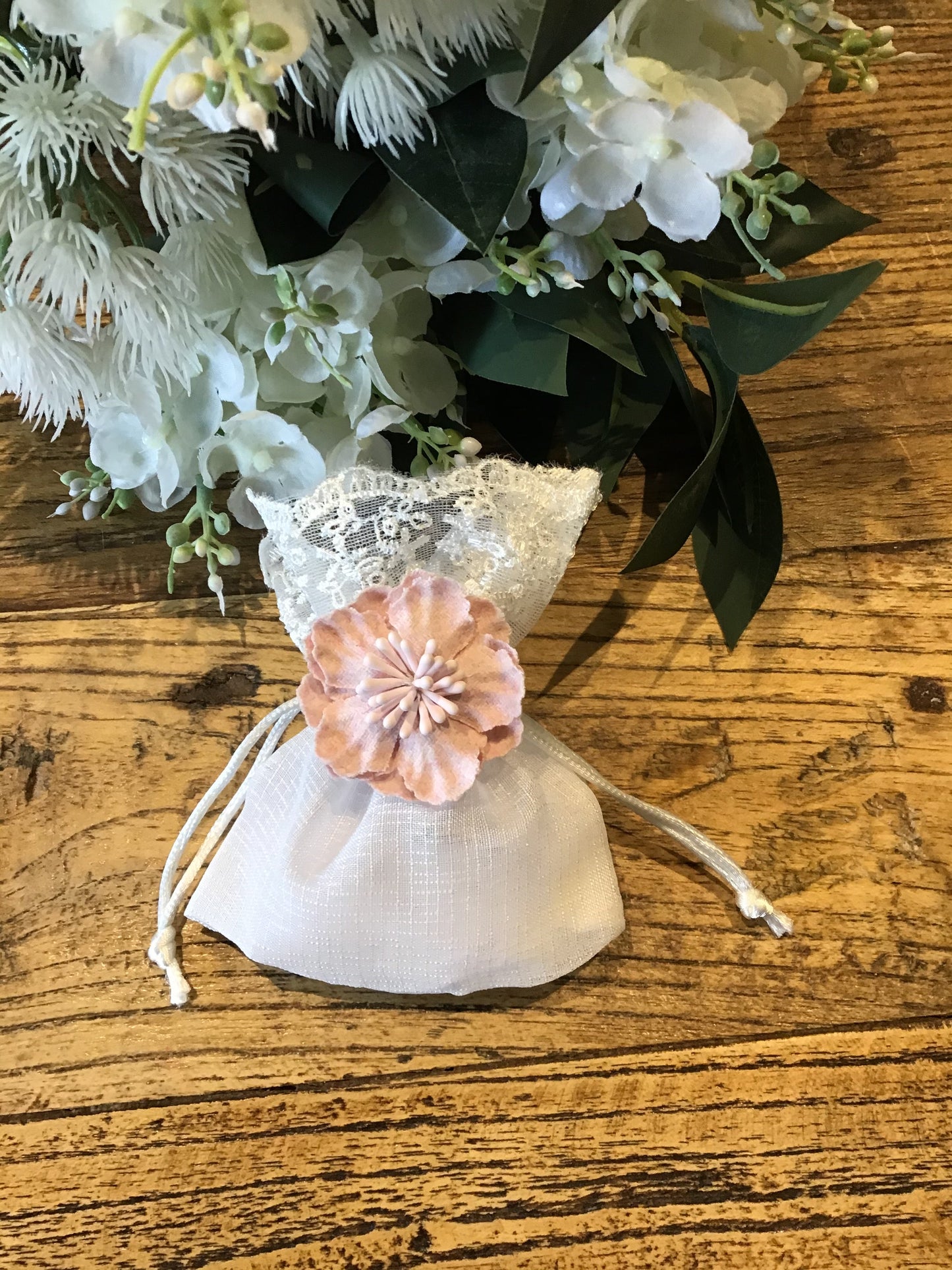Bomboniere - Lace Top Pouch with Large Pink Flower - 0