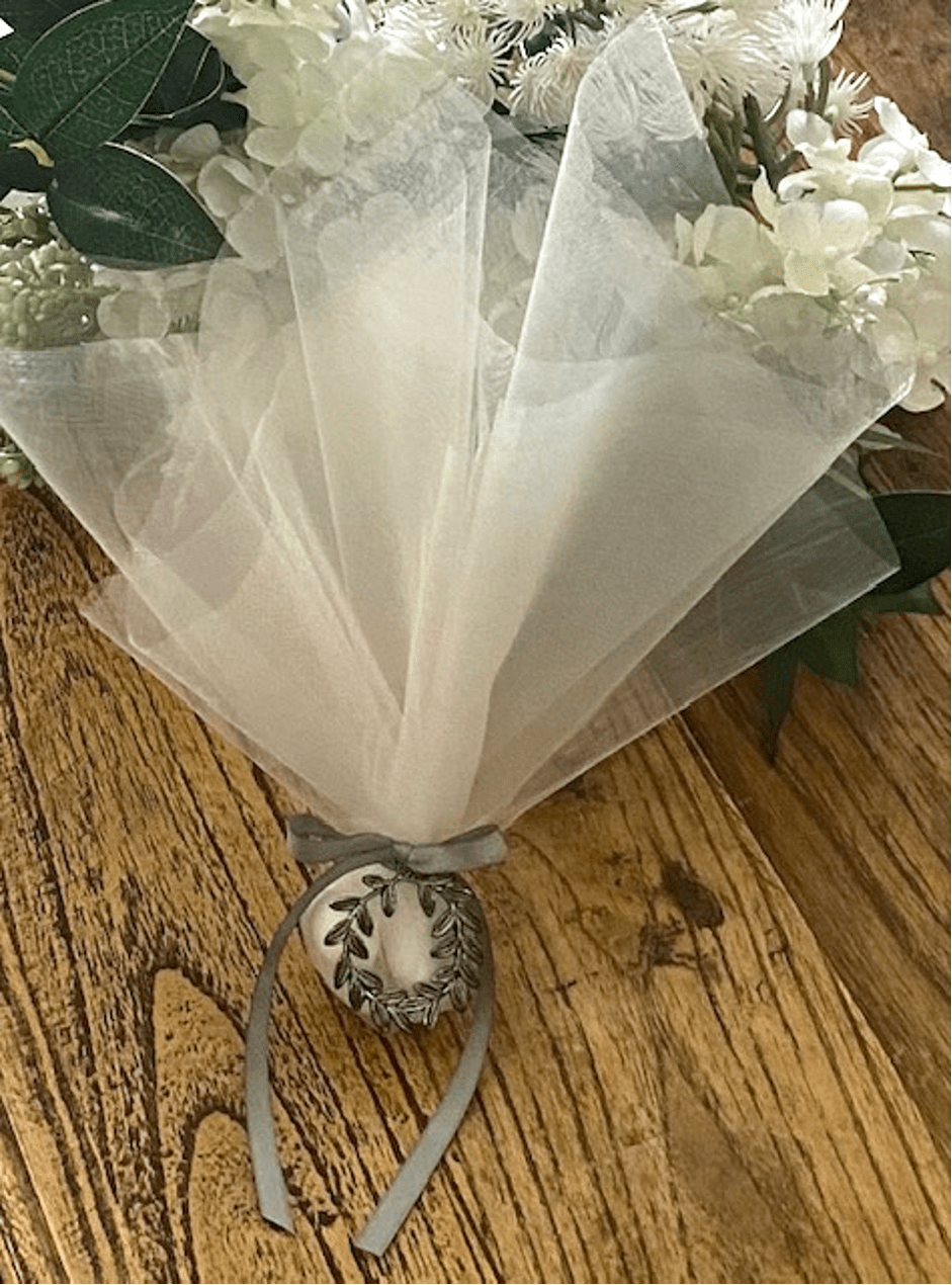 Bomboniere - Tall Organza with Silver Wreath Charm - 0